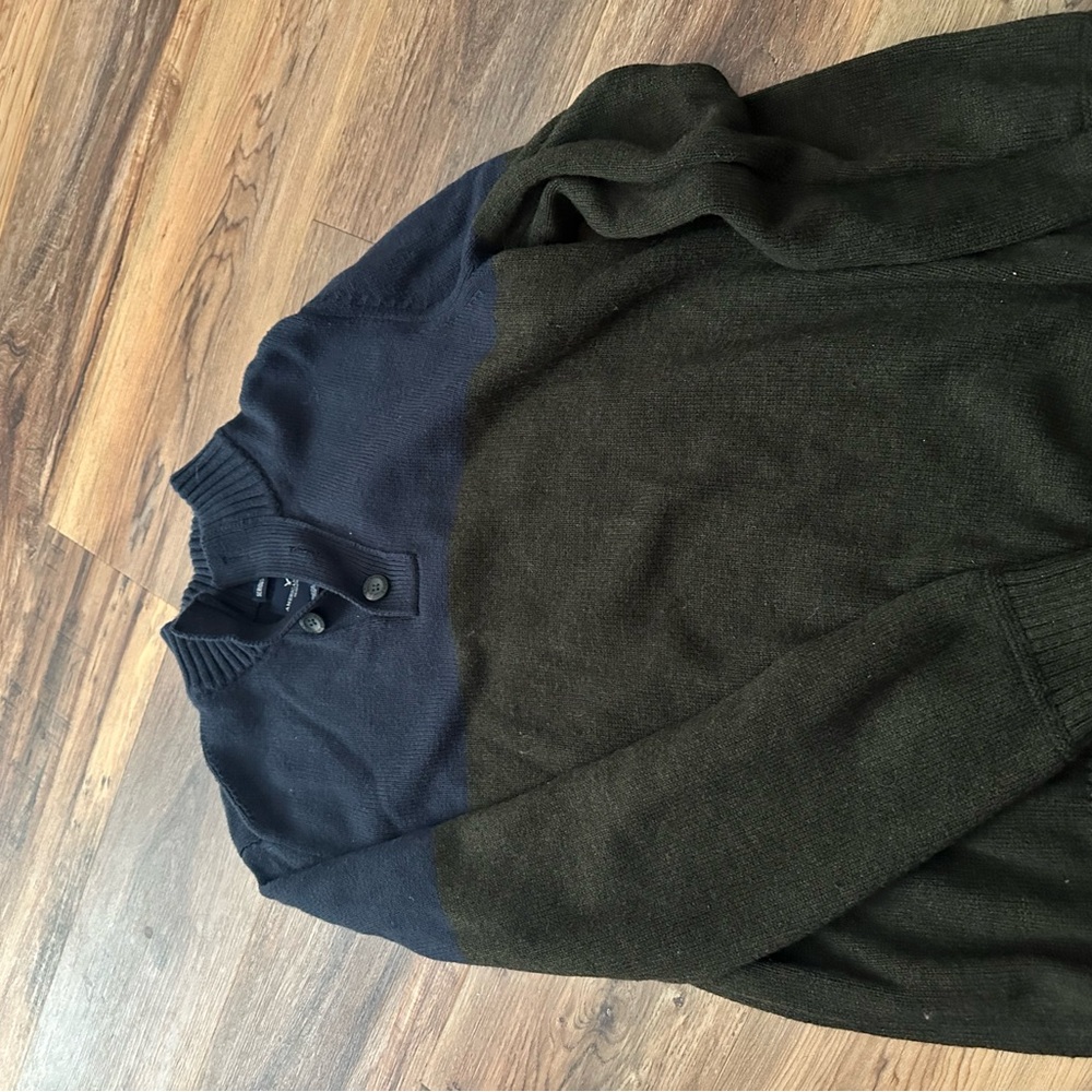 American Eagle Outfitters Black and Blue Crewneck Sweater